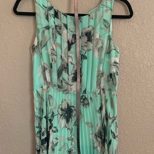 maxi dress.  pleated skirt